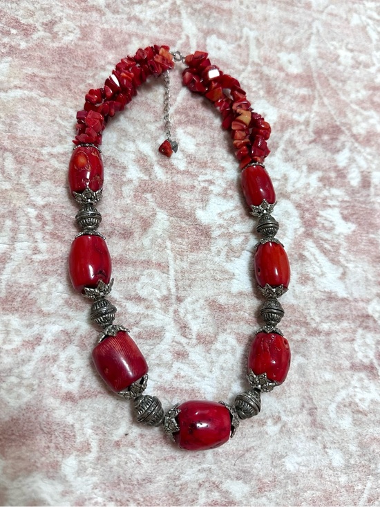 Jewelry - Genuine Coral 🌹 Beaded Necklace